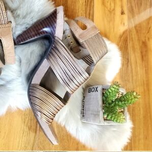 NINE WEST Bronze Glow Heels - Size 8 (EUC)